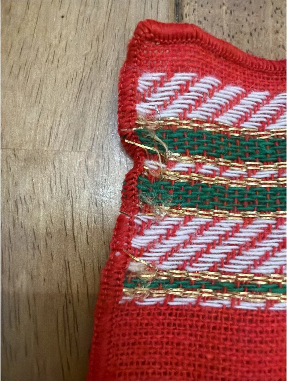 Vtg Set 6 Red Swedish Christmas Quilted Fabric Placemats Minimalist Green Gold